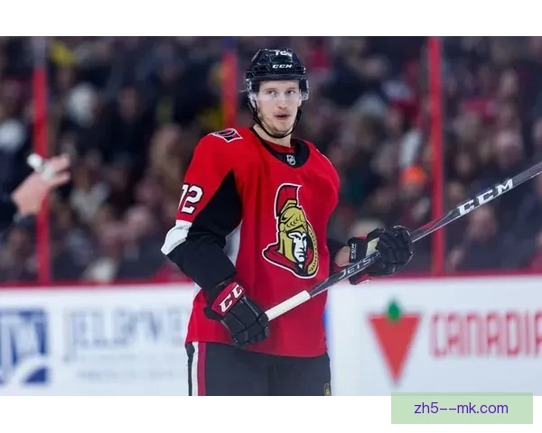 瓦莱斯因拒绝续约遭俱乐部雪藏更衣室震动未来去向与管理层博弈